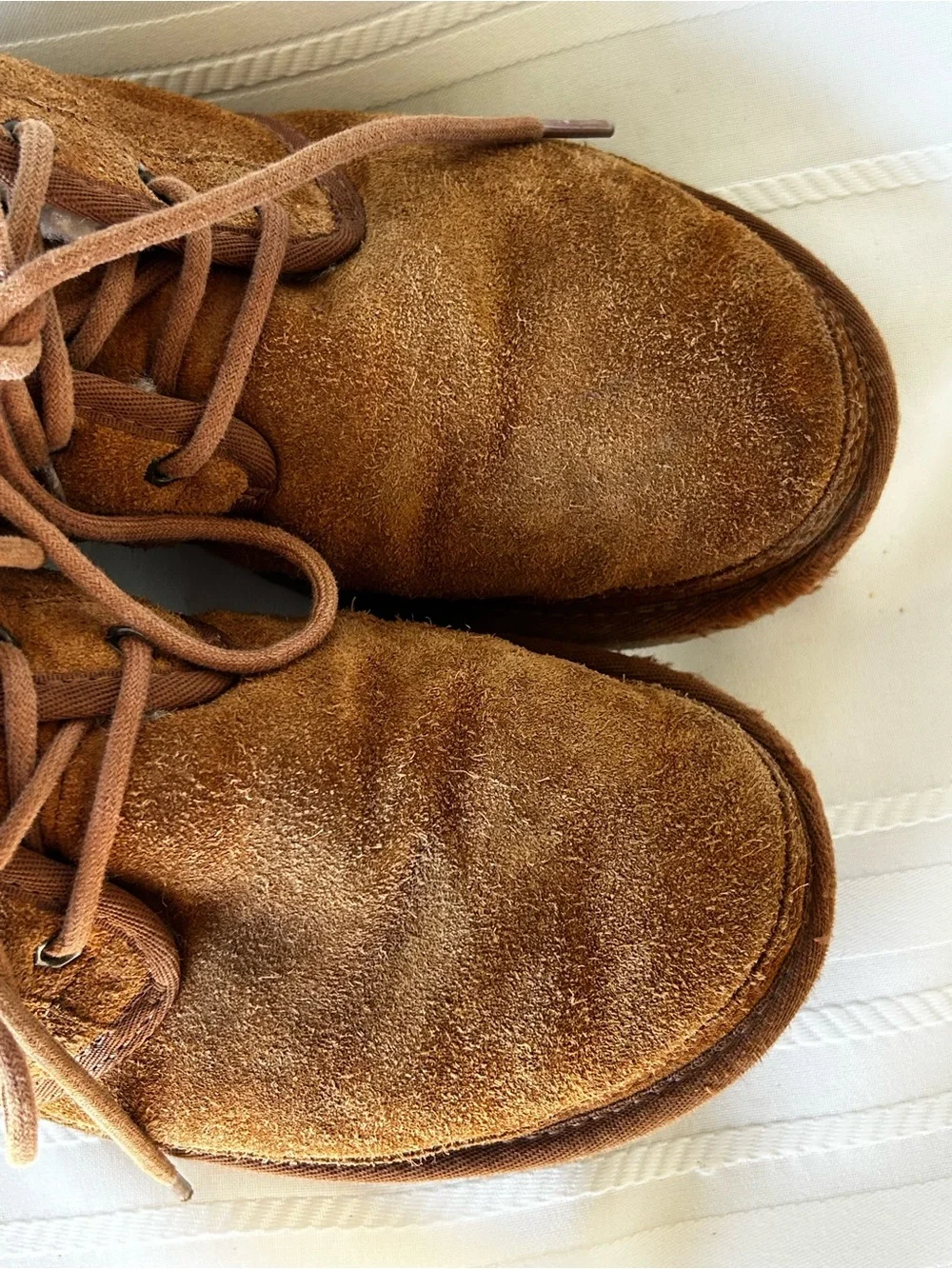 UGG Neymar Boots Mens 8 Chukka Brown Suede Lace-Up Shearling Ankle Shoes Lace Up